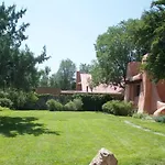 5Bd Historic Pink House